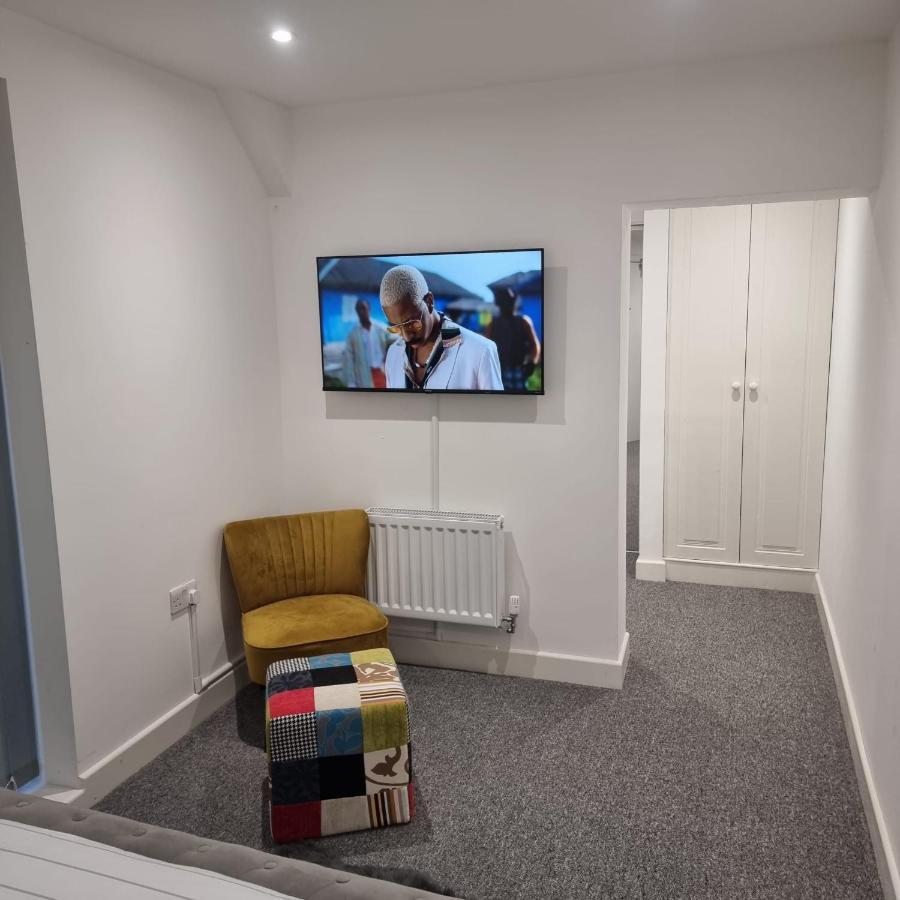 Classic 2 Bed Apartment In Oldkent Road Londres Exterior foto