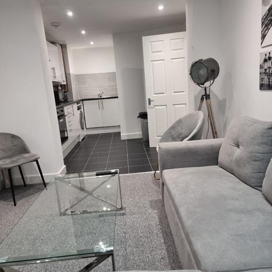Classic 2 Bed Apartment In Oldkent Road Londres Exterior foto