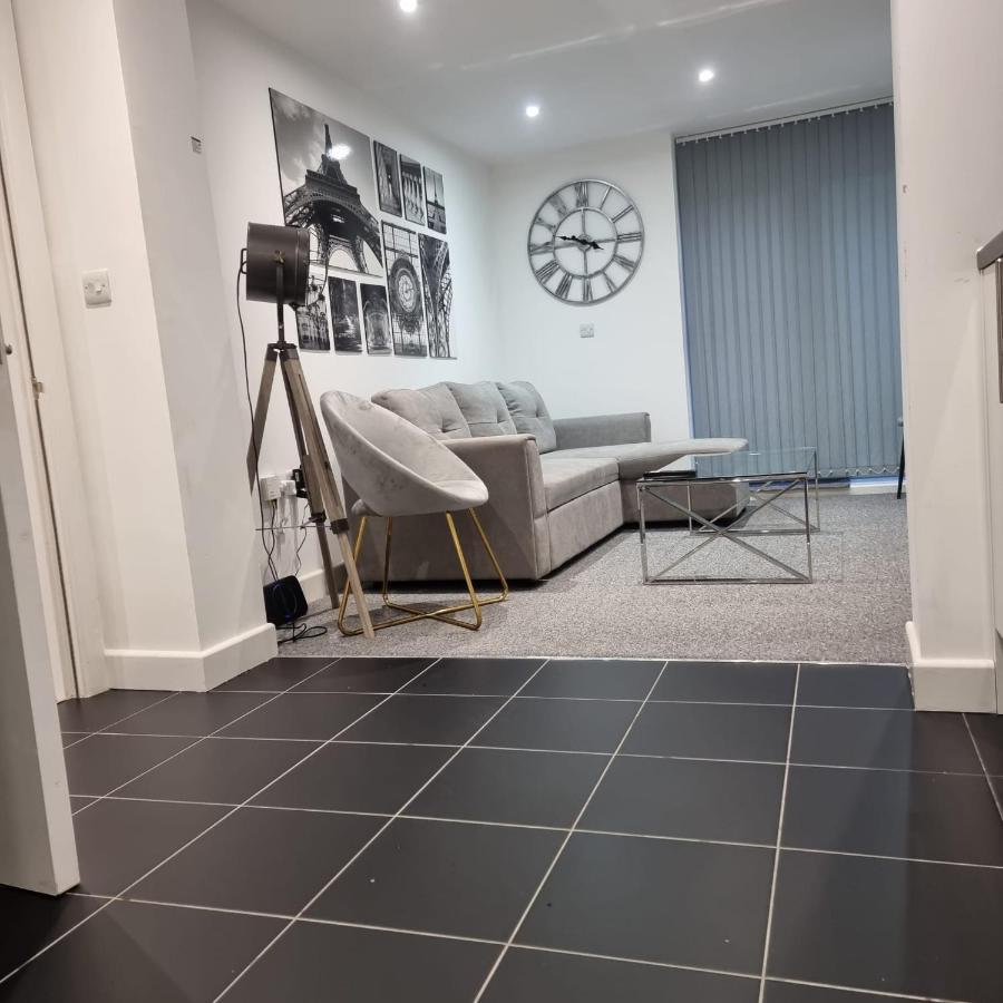 Classic 2 Bed Apartment In Oldkent Road Londres Exterior foto