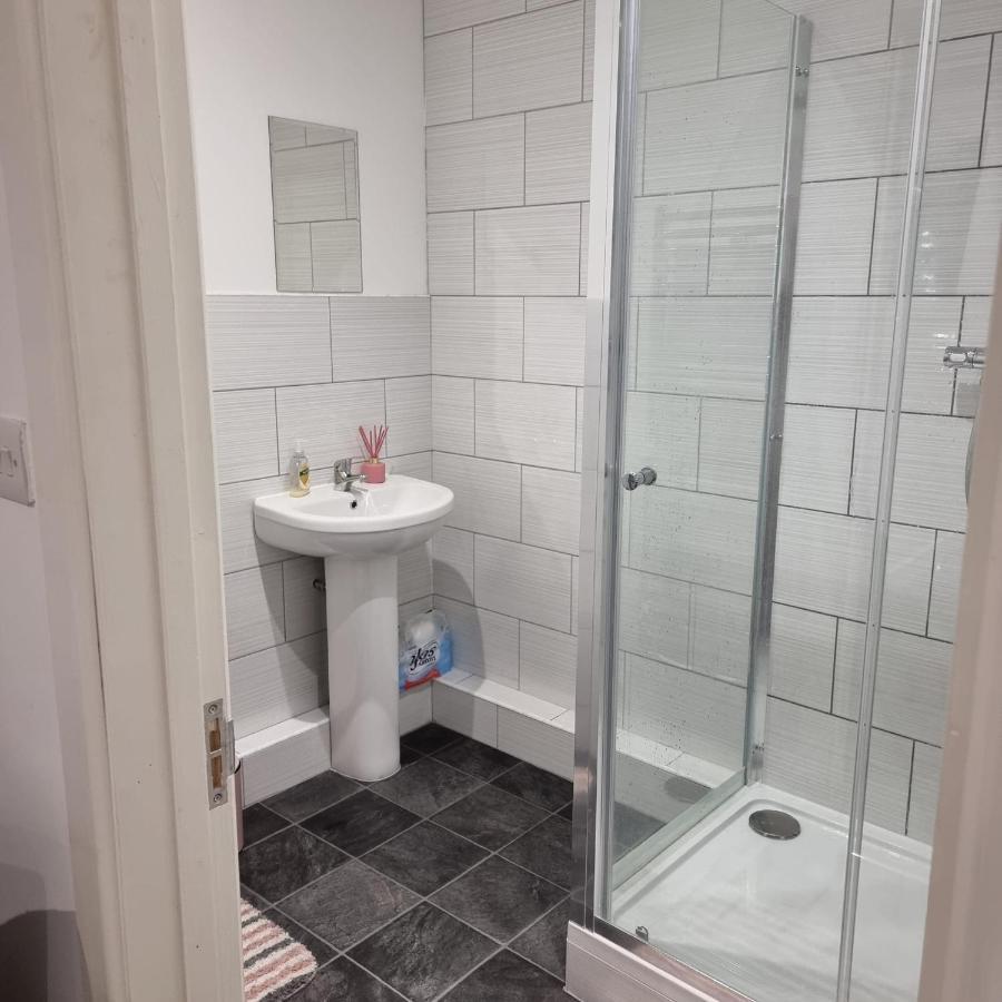 Classic 2 Bed Apartment In Oldkent Road Londres Exterior foto