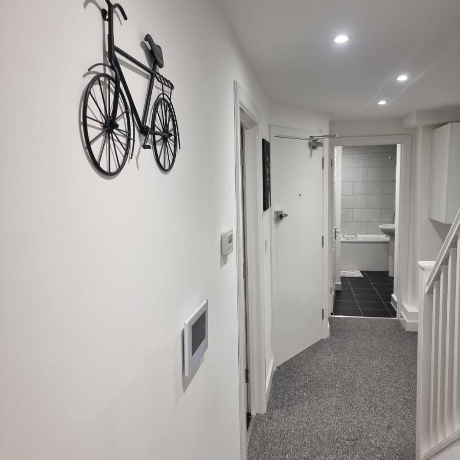 Classic 2 Bed Apartment In Oldkent Road Londres Exterior foto