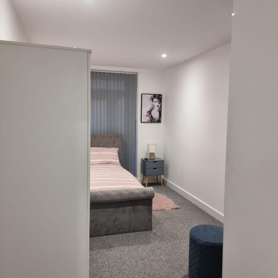 Classic 2 Bed Apartment In Oldkent Road Londres Exterior foto