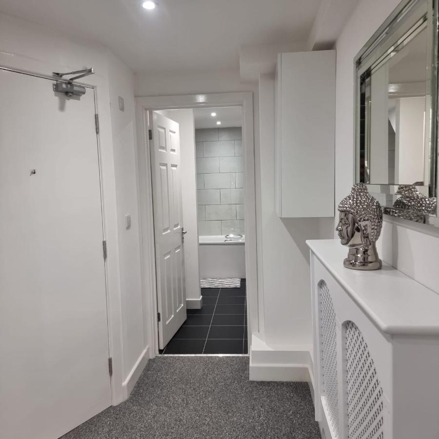 Classic 2 Bed Apartment In Oldkent Road Londres Exterior foto